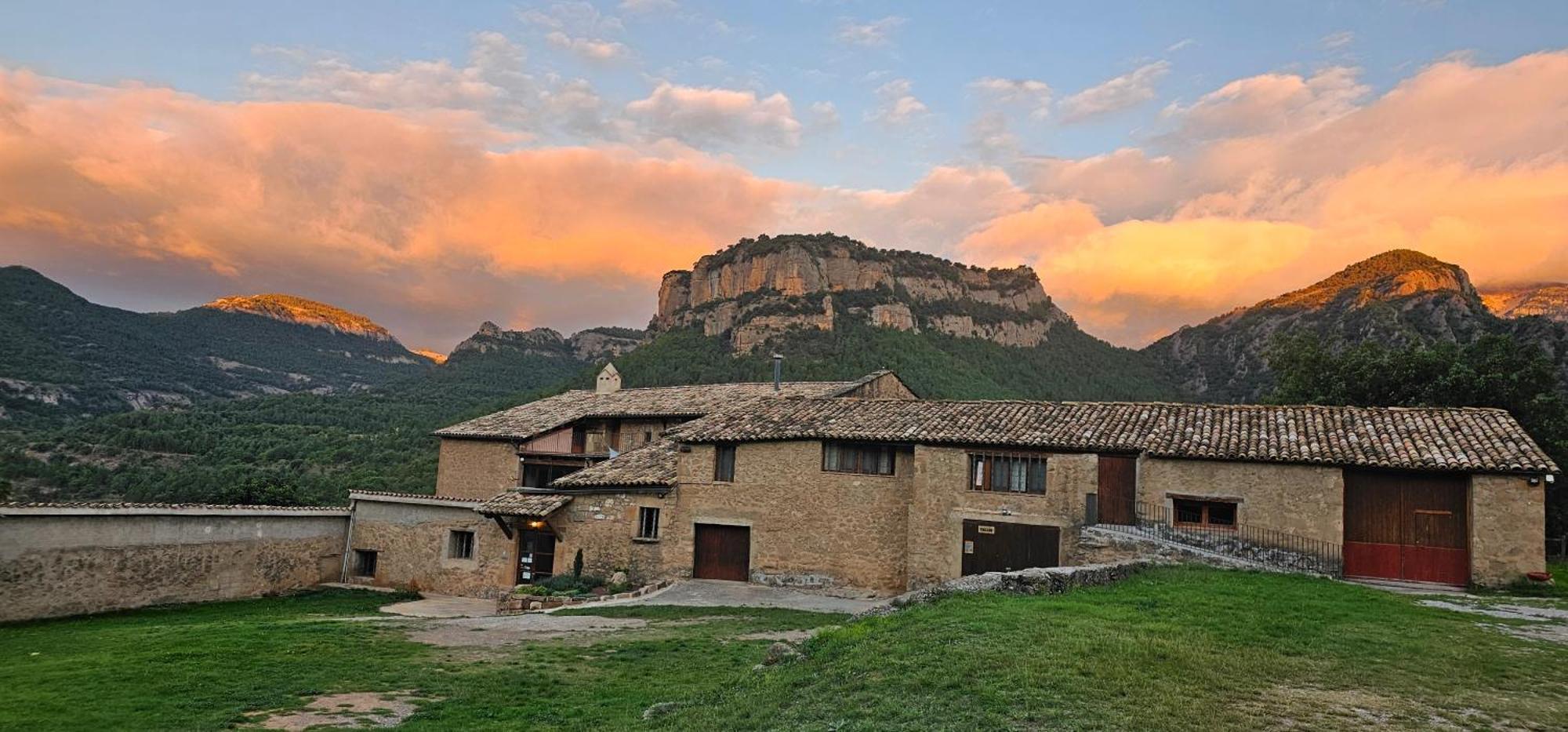 Cases Altes De Posada Navés Екстериор снимка